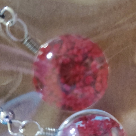 Orange Flowers encapsulated in an acrylic oval - Picture 3 of 3